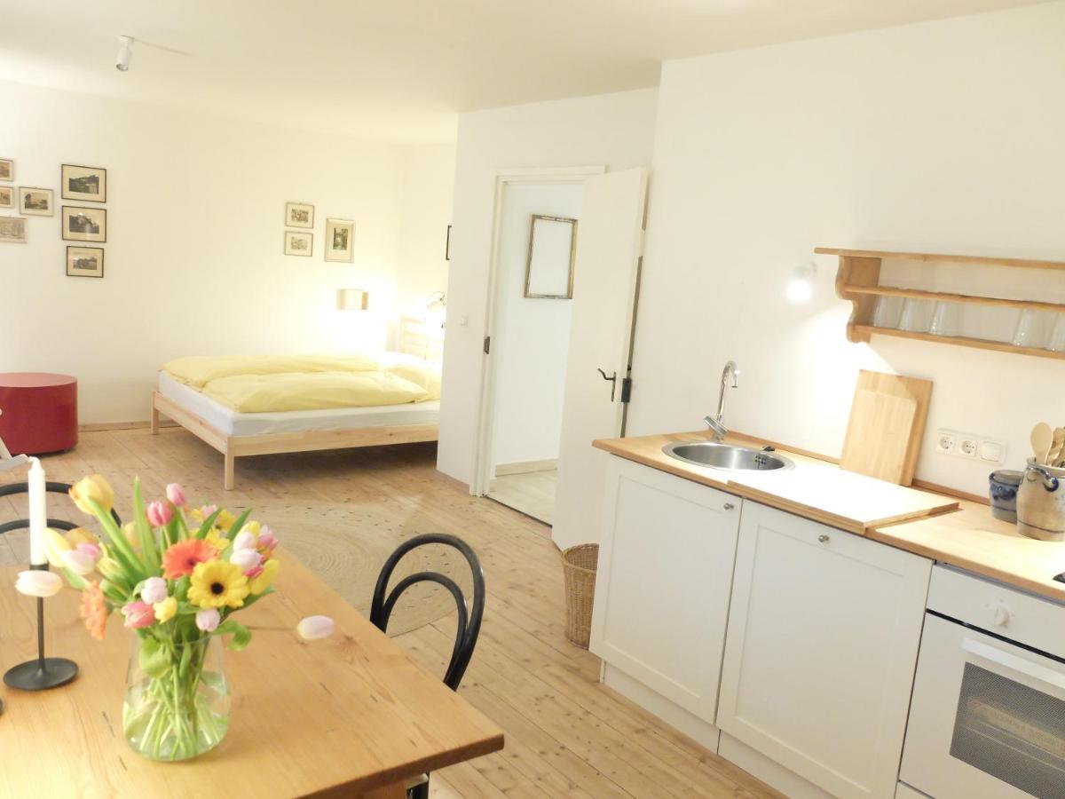 Gartenstudio-Apartment Tausendfreund - Adults Only - Am Chiemsee Breitbrunn am Chiemsee Kültér fotó